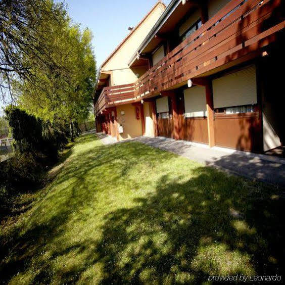 Campanile Hotel Mayenne Exterior photo